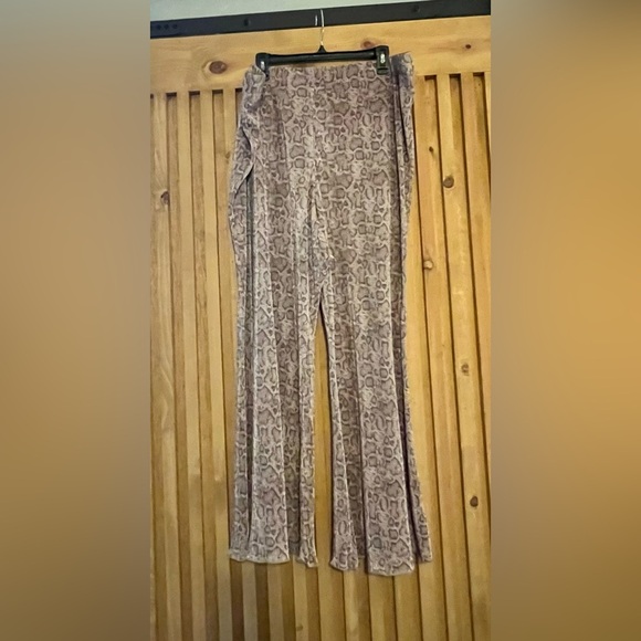 Show Me Your MuMu Animal Print Ribbed Fabric Pants, NWOT - Picture 1 of 4